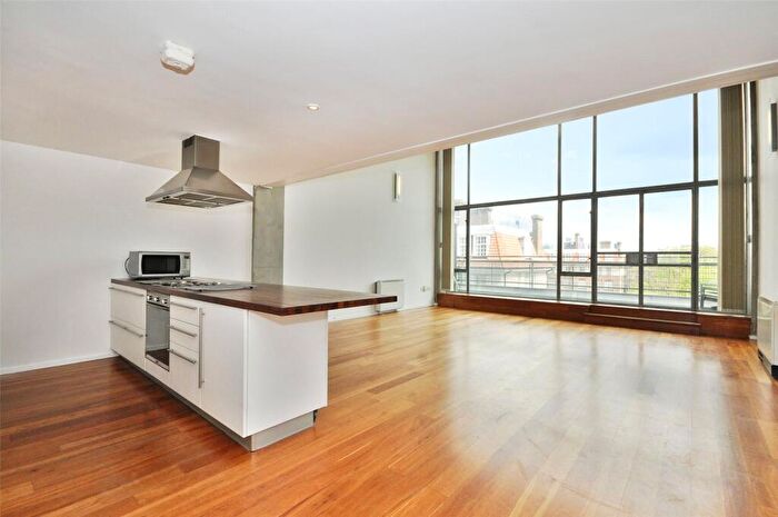 2 Bedroom Flat To Rent In Union Wharf, Wenlock Road, N1