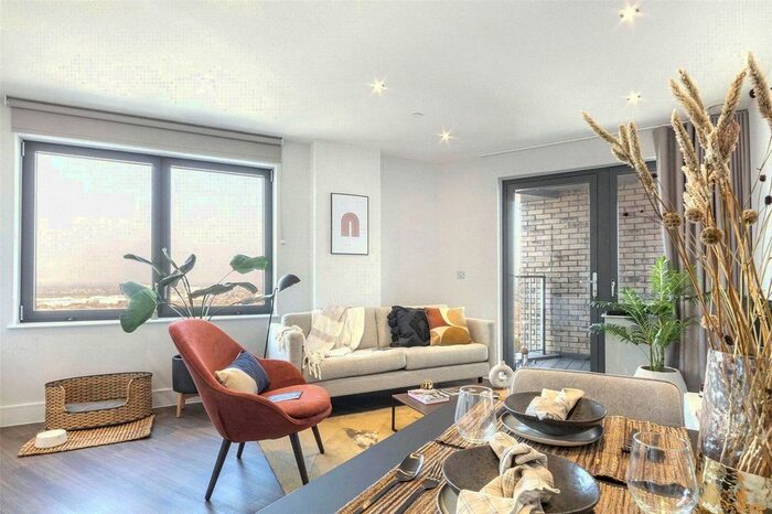 2 Bedroom Flat To Rent In Uncle Southall, Merrick Road, Southall, UB2