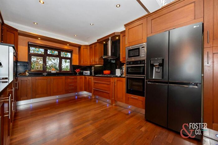 5 Bedroom Detached House For Sale In Surrenden Crescent, Brighton, BN1