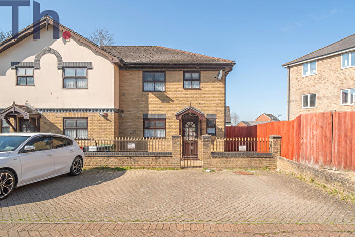 3 Bedroom Semi-Detached House For Sale In Newport, Isle Of Wight, PO30