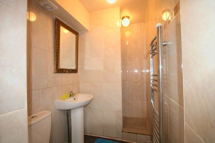 Studio To Rent In Stafford Road, East Ham, E7