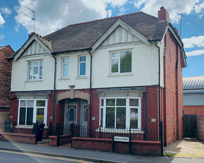 2 Bedroom Apartment To Rent In Wollaston - King Street, DY8