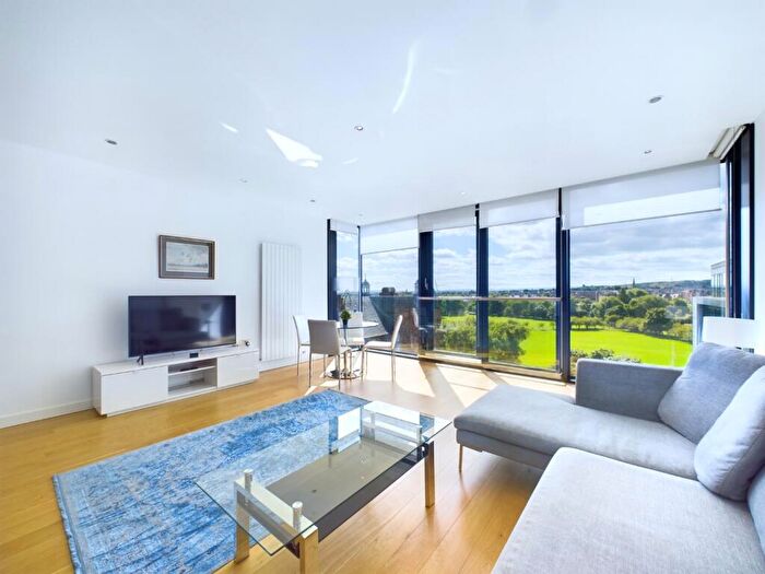 2 Bedroom Flat To Rent In Simpson Loan, Quartermile, Edinburgh, EH3