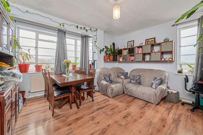 1 Bedroom Flat For Sale In Brixton Hill, Brixton, London, SW2