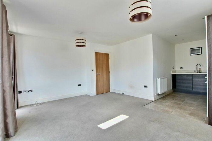 1 Bedroom Flat To Rent In Ibis Court, , Albemarle Road, Beckenham, BR3