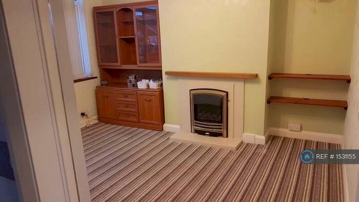 3 Bedroom Semi-Detached House To Rent In Heath Way, Rugby, CV22