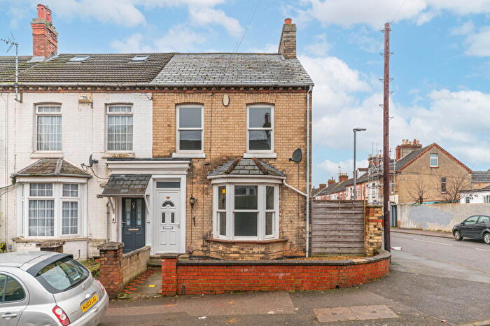 3 Bedroom End Of Terrace House For Sale In Ranelagh Road, Wellingborough, NN8