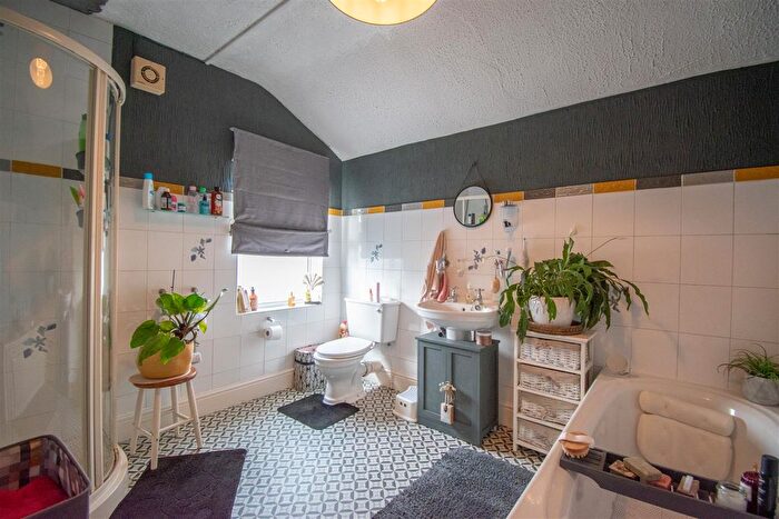 3 Bedroom Terraced House For Sale In Wall Street, Ripley, DE5