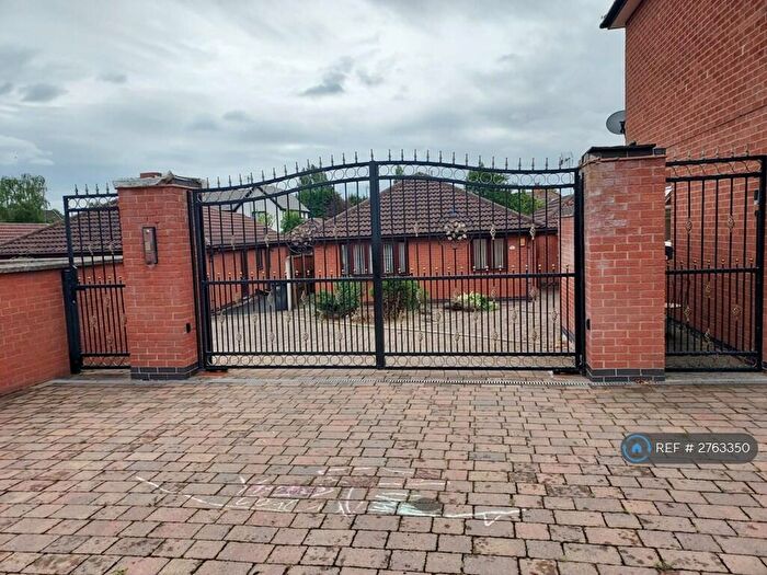 3 Bedroom Bungalow To Rent In Kays Meadow, Beeston, Nottingham, NG9