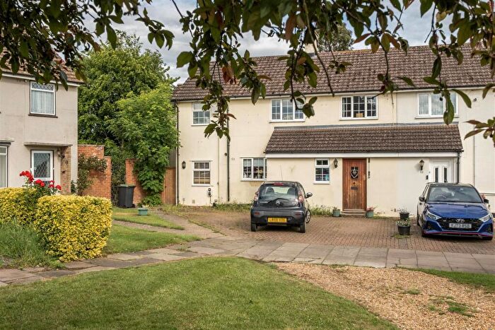 4 Bedroom Semi-Detached House For Sale In Highbury Grove, Clapham, Bedford, MK41