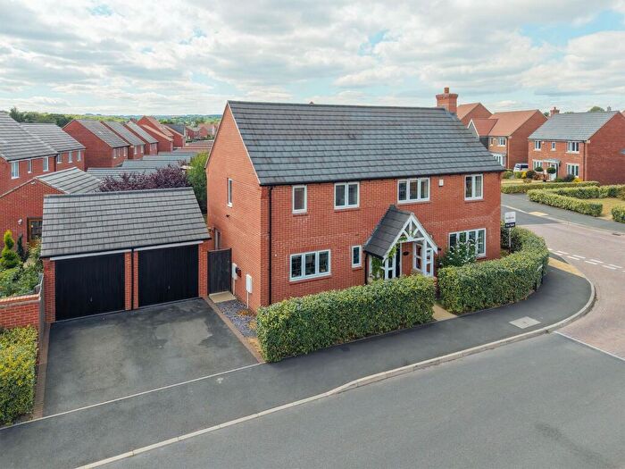 4 Bedroom Detached House For Sale In Eskdale Close, Chesterfield, S41