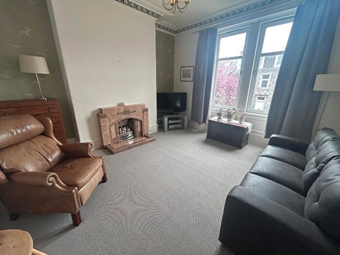 2 Bedroom Flat To Rent In Bonnymuir Place, Rosemount, Aberdeen, AB15