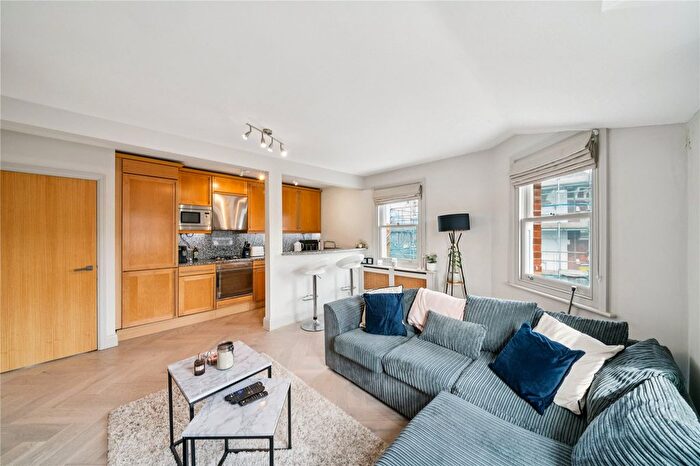 2 Bedroom Flat To Rent In St. John's Road, London, SW11