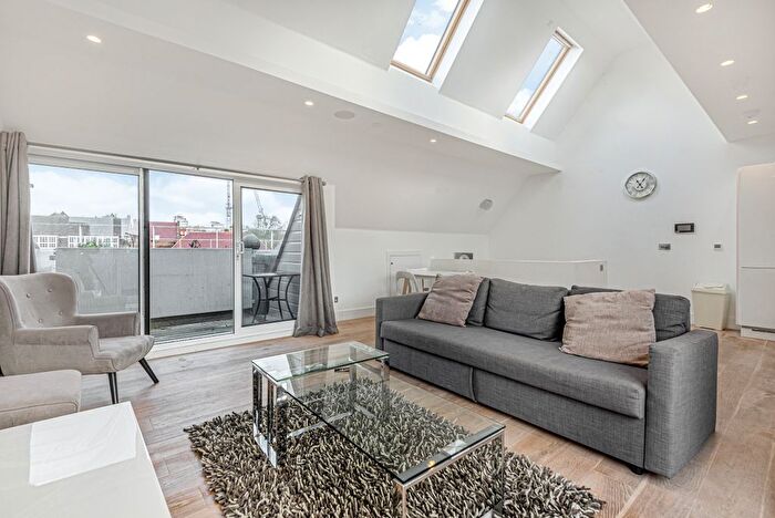 1 Bedroom Flat To Rent In Ealing Green, Ealing, London, W5