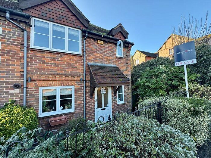 3 Bedroom End Of Terrace House For Sale In Bakers Orchard - No Chain, HP10