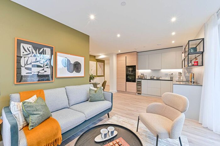2 Bedroom Flat For Sale In Kidbrooke Village, Kidbrooke, SE3
