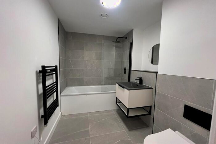 1 Bedroom Apartment To Rent In Seymour Grove, Old Trafford, Manchester, M16