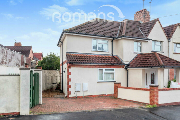 2 Bedroom Flat To Rent In Somerdale Avenue, BS4