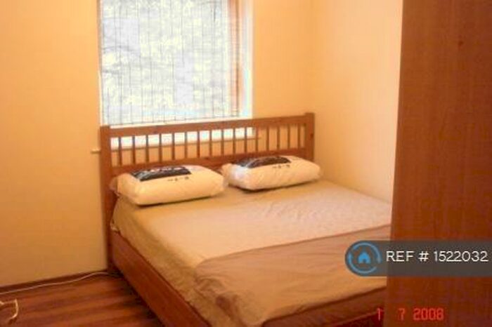 2 Bedroom Flat To Rent In Bruford Court, London, SE8