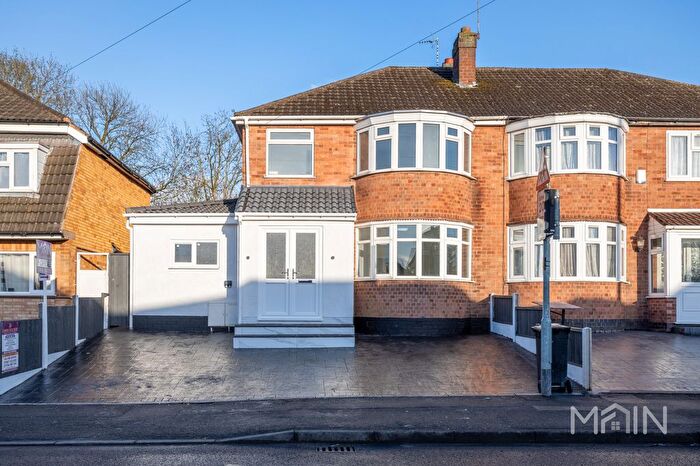 5 Bedroom Semi Detached House For Sale In Shackerdale Road, Wigston, Leicestershire, LE18