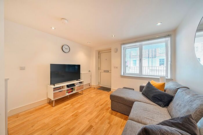1 Bedroom Flat For Sale In Liberty Street, London, SW9