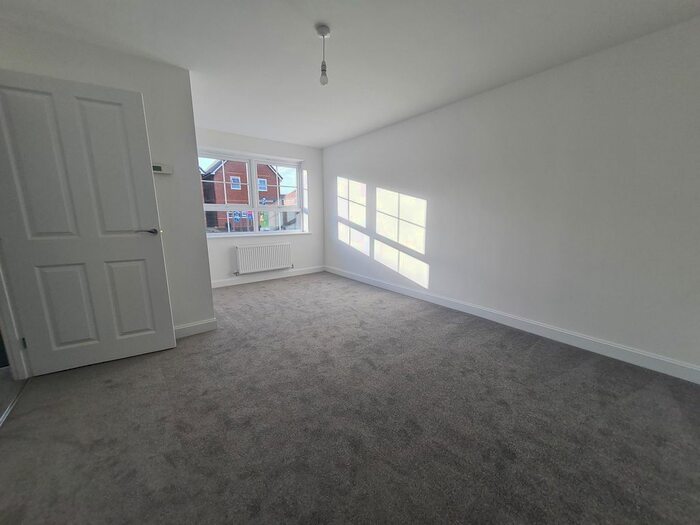 3 Bedroom Property To Rent In Davy Road, New Rossington, Doncaster, DN11