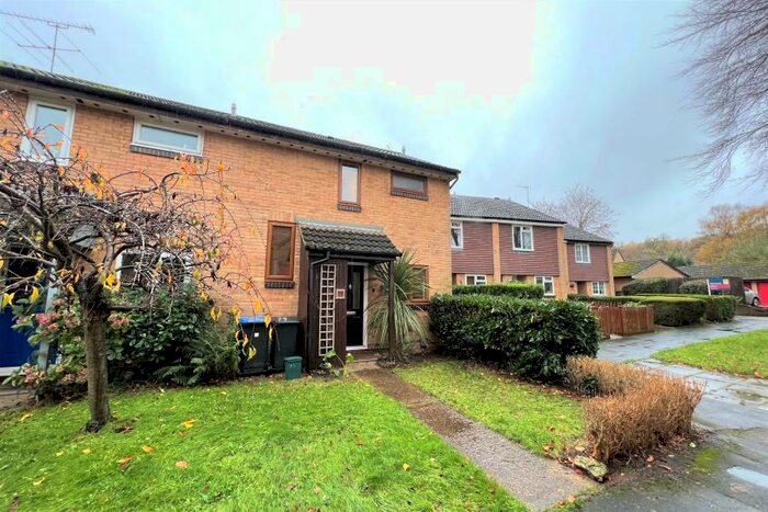 2 Bedroom End Of Terrace House To Rent In Goldsworth Park, GU21