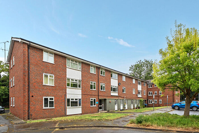 2 Bedroom Flat For Sale In Sellindge Close, Beckenham, BR3
