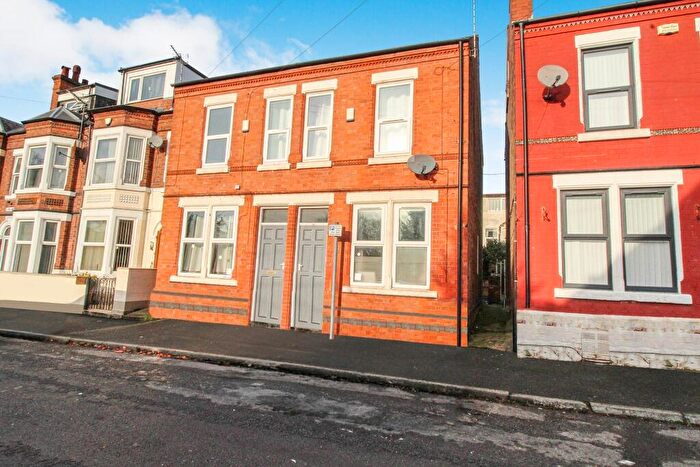 5 Bedroom Semi-Detached House For Sale In Lois Avenue, Lenton, Nottingham, NG7
