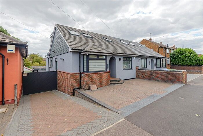 4 Bedroom Semi Detached Bungalow For Sale In Norman Road, Belvedere, Kent, DA17