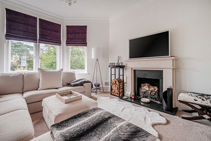 2 Bedroom Flat To Rent In St. Marys Road, Long Ditton, Surbiton, KT6