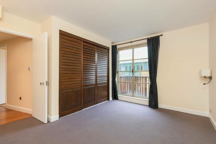 3 Bedroom Flat To Rent In Queen Elizabeth Street, London, SE1