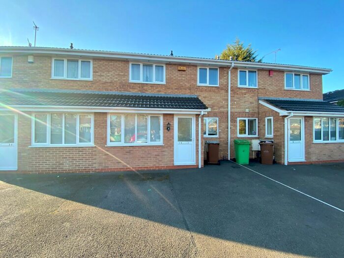 3 Bedroom Property To Rent In £ Pppw, Falcon Close, Lenton, NG7