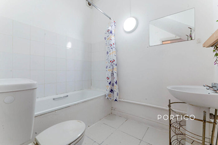 1 Bedroom Flat To Rent In Woodlands Road, IG1