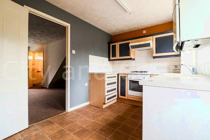 2 Bedroom End Of Terrace House To Rent In Lornas Field, Hampton Hargate, Peterborough, PE7