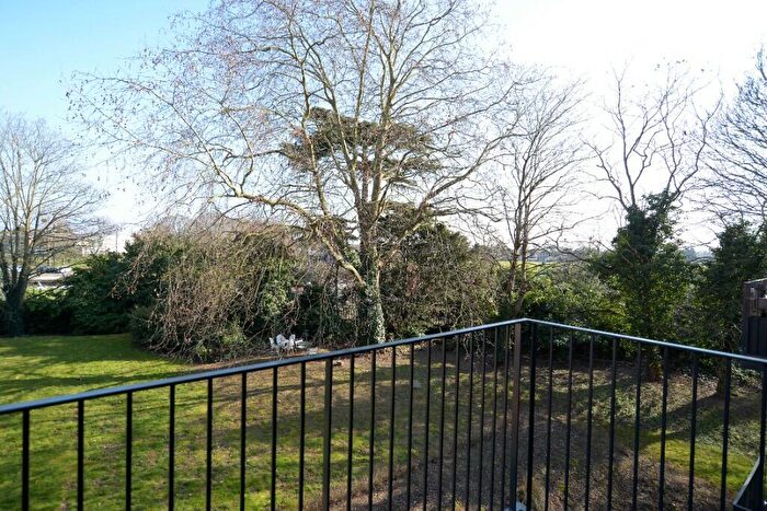 1 Bedroom Flat To Rent In Nixey Close, Slough, Berkshire, SL1