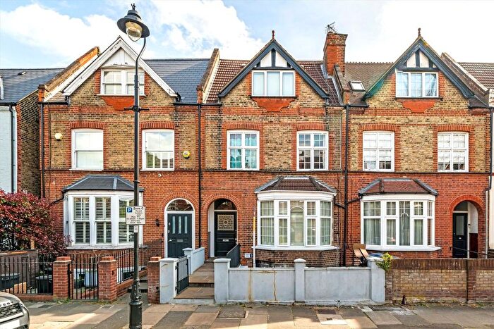 2 Bedroom Flat To Rent In Kenilworth Road, London, W5