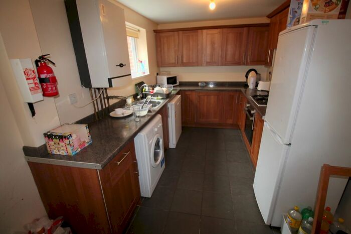 5 Bedroom Terraced House To Rent In Warwick Street, Heaton, NE6