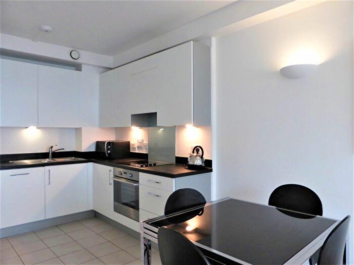 2 Bedroom Flat To Rent In Brighton Belle -, P16