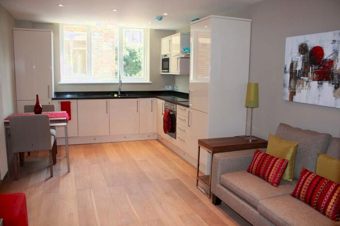 1 Bedroom Flat To Rent In Kersfield Road, London, SW15
