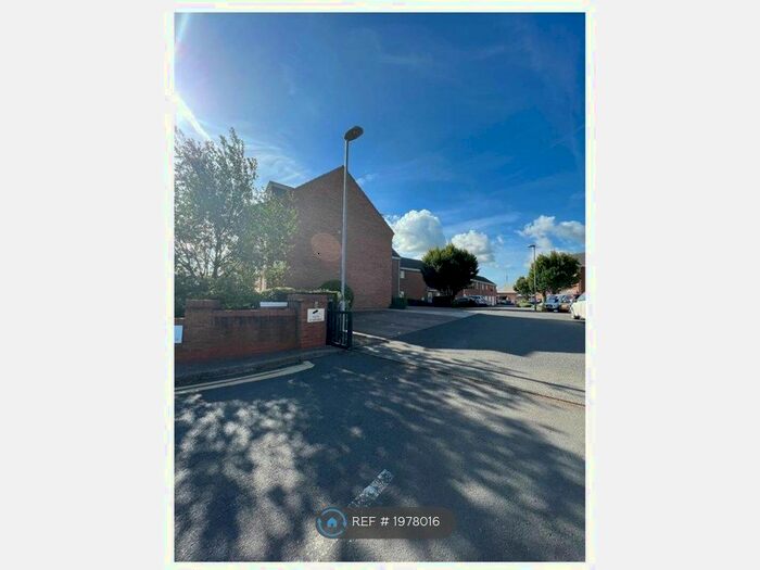 2 Bedroom Flat To Rent In Hunslet, Leeds, LS10