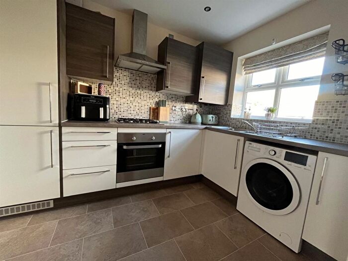 2 Bedroom Semi-Detached House For Sale In Hart Mill Close, Mossley, Ashton-Under-Lyne, OL5