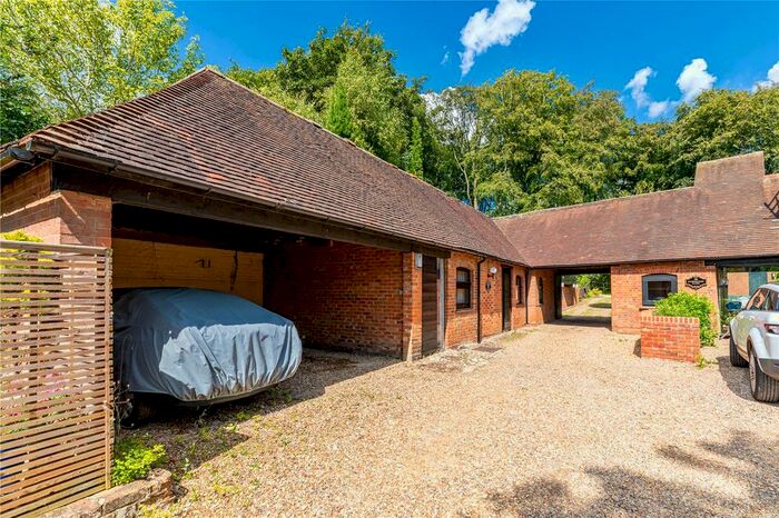 4 Bedroom Detached House For Sale In Oving Road, Whitchurch, Aylesbury, HP22