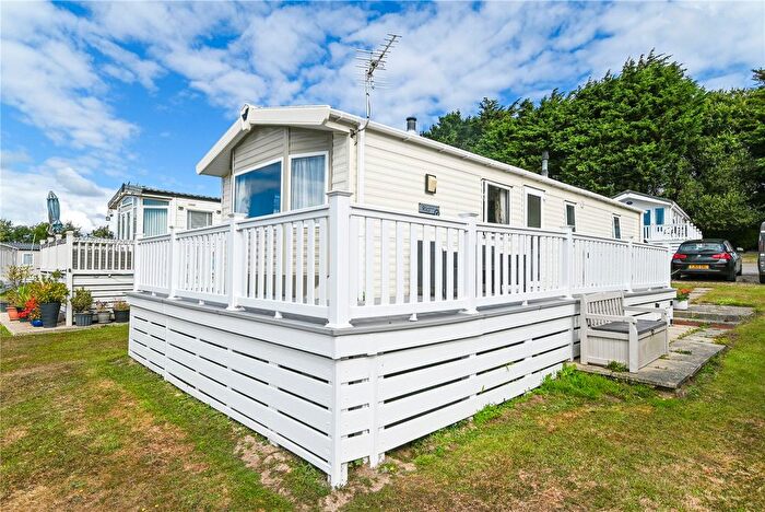2 Bedroom Mobile/park Home For Sale In Seabreeze, Shorefield Country Park, Downton, Hampshire, SO41