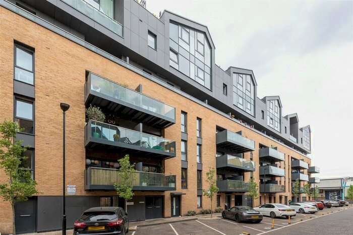 1 Bedroom Flat To Rent In Collendale Road, London, E17