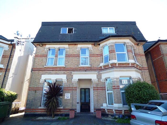 Apartment To Rent In Amber Court, The Avenue, Surbiton, Surrey, KT5