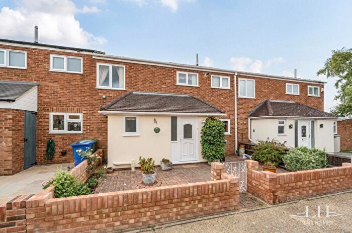 3 Bedroom Terraced House For Sale In Milton Road, Stanford-le-Hope, SS17