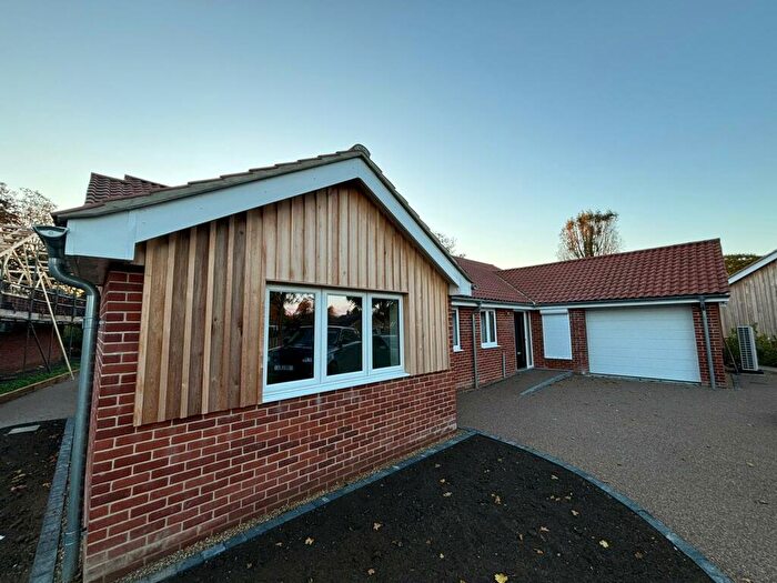4 Bedroom Detached Bungalow To Rent In Marjories Loke, Trunch, NR28