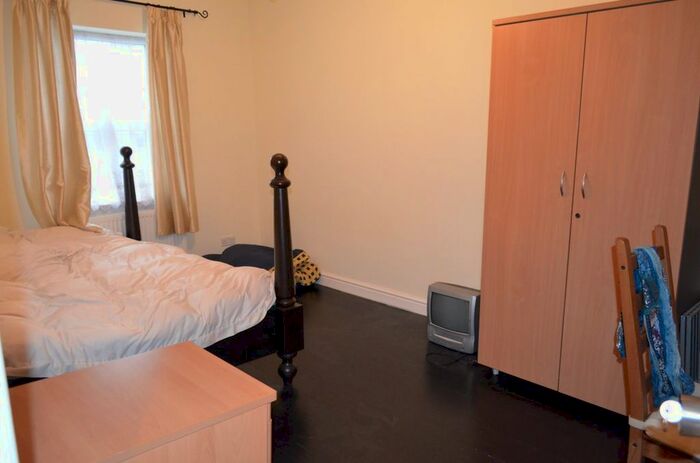 Property To Rent In Nursery Road, London, N14