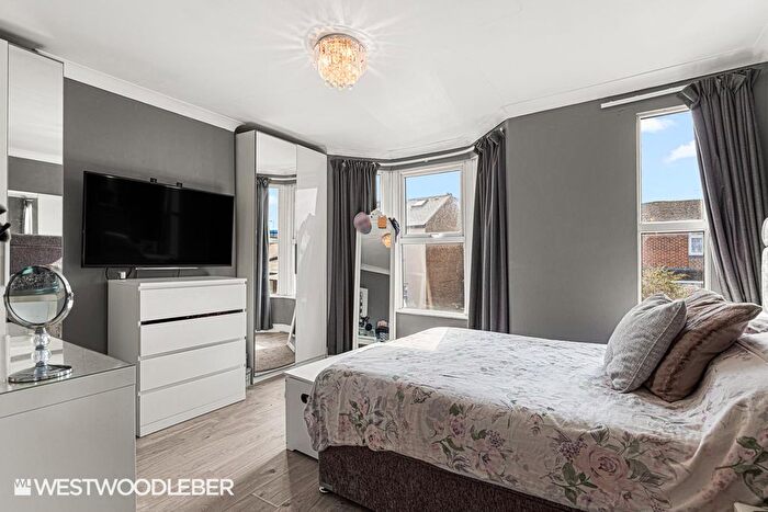 3 Bedroom Terraced House For Sale In Rye Road, Hoddesdon, EN11
